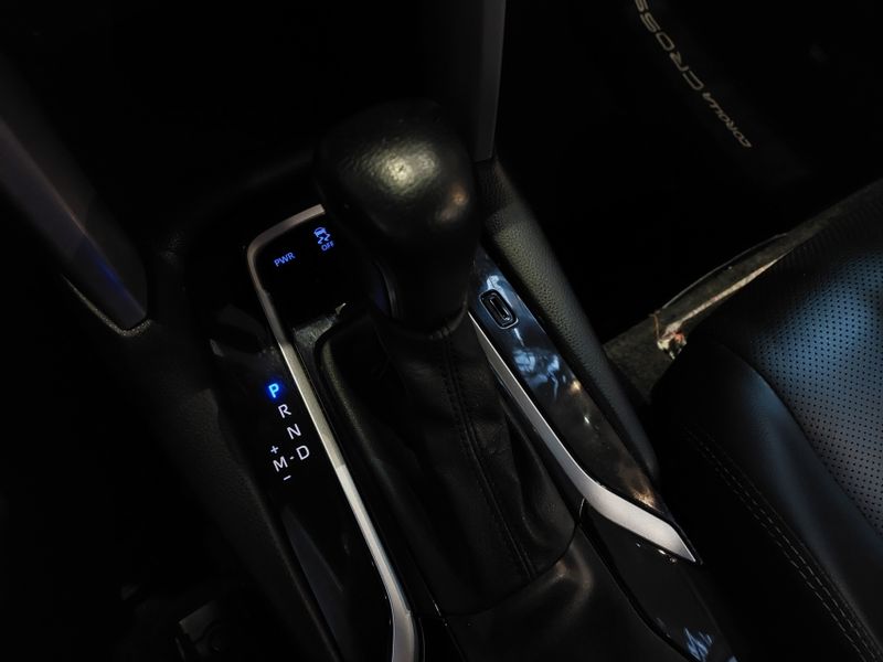 Toyota COROLLA CROSS 2.0 VVT-IE FLEX XRE DIRECT SHIFT 2021/2022 BETIOLO NOVOS E SEMINOVOS LAJEADO / Carros no Vale