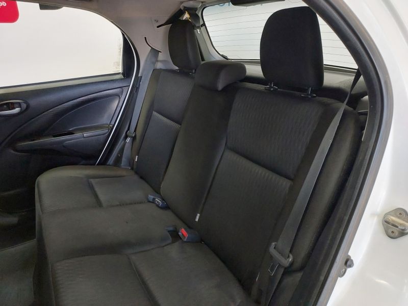 Toyota ETIOS 1.3 X 16V FLEX 4P MANUAL 2020/2020 BETIOLO NOVOS E SEMINOVOS LAJEADO / Carros no Vale