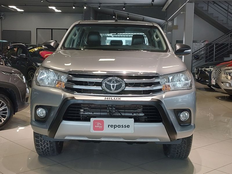 Toyota HILUX 2.8 SR 4X4 CD 16V DIESEL 4P AUTOMÁTICO 2016/2016 BETIOLO NOVOS E SEMINOVOS LAJEADO / Carros no Vale