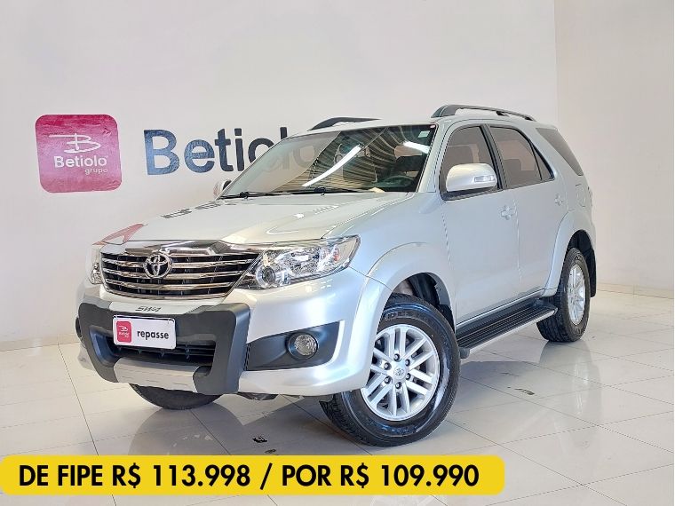 Toyota HILUX SW4 2.7 SR 4X2 16V FLEX 4P AUTOMÁTICO 2014/2015 BETIOLO NOVOS E SEMINOVOS LAJEADO / Carros no Vale