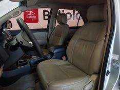 Toyota HILUX SW4 2.7 SR 4X2 16V FLEX 4P AUTOMÁTICO 2014/2015 BETIOLO NOVOS E SEMINOVOS LAJEADO / Carros no Vale