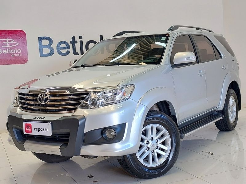Toyota HILUX SW4 2.7 SR 4X2 16V FLEX 4P AUTOMÁTICO 2014/2015 BETIOLO NOVOS E SEMINOVOS LAJEADO / Carros no Vale