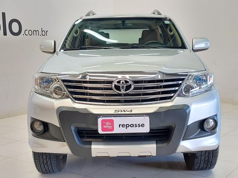 Toyota HILUX SW4 2.7 SR 4X2 16V FLEX 4P AUTOMÁTICO 2014/2015 BETIOLO NOVOS E SEMINOVOS LAJEADO / Carros no Vale
