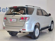 Toyota HILUX SW4 2.7 SR 4X2 16V FLEX 4P AUTOMÁTICO 2014/2015 BETIOLO NOVOS E SEMINOVOS LAJEADO / Carros no Vale