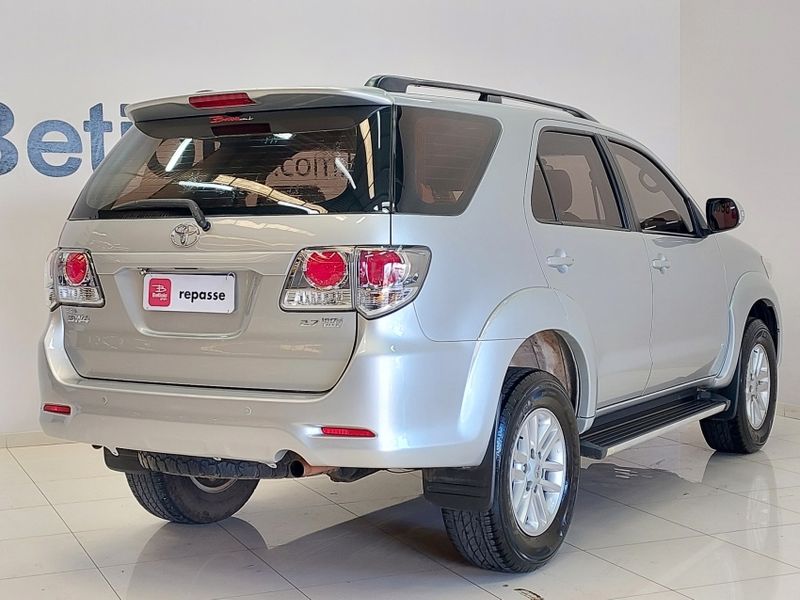 Toyota HILUX SW4 2.7 SR 4X2 16V FLEX 4P AUTOMÁTICO 2014/2015 BETIOLO NOVOS E SEMINOVOS LAJEADO / Carros no Vale