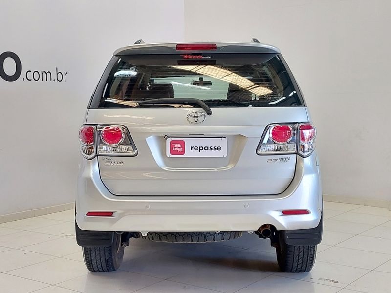 Toyota HILUX SW4 2.7 SR 4X2 16V FLEX 4P AUTOMÁTICO 2014/2015 BETIOLO NOVOS E SEMINOVOS LAJEADO / Carros no Vale