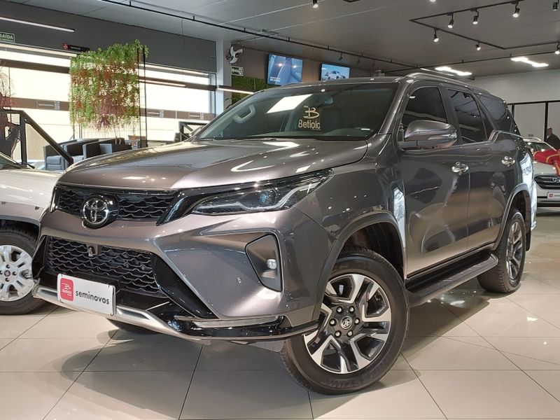 Toyota HILUX SW4 2.8 D-4D TURBO DIESEL SRX PLATINUM 4X4 AUTOMÁTICO 2024/2025 BETIOLO NOVOS E SEMINOVOS LAJEADO / Carros no Vale