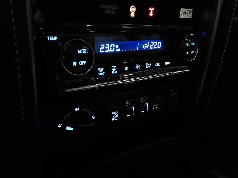 Toyota HILUX SW4 2.8 D-4D TURBO DIESEL SRX PLATINUM 4X4 AUTOMÁTICO 2024/2025 BETIOLO NOVOS E SEMINOVOS LAJEADO / Carros no Vale