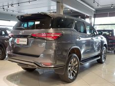 Toyota HILUX SW4 2.8 D-4D TURBO DIESEL SRX PLATINUM 4X4 AUTOMÁTICO 2024/2025 BETIOLO NOVOS E SEMINOVOS LAJEADO / Carros no Vale