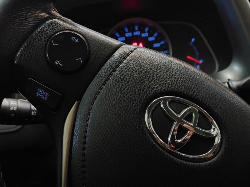 Toyota RAV4 2.0 4X2 16V GASOLINA 4P AUTOMÁTICO 2015/2015 BETIOLO NOVOS E SEMINOVOS LAJEADO / Carros no Vale