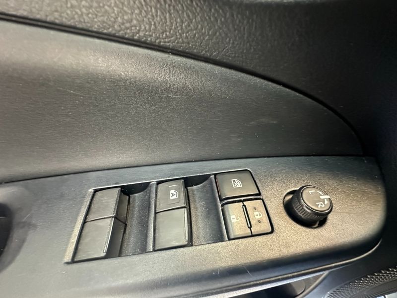 Toyota YARIS 1.5 16V FLEX XL MULTIDRIVE 2022/2023 BETIOLO NOVOS E SEMINOVOS LAJEADO / Carros no Vale