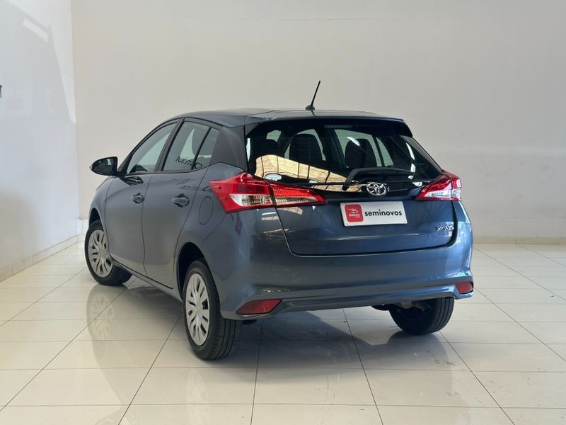 Toyota YARIS 1.5 16V FLEX XL MULTIDRIVE 2022/2023 BETIOLO NOVOS E SEMINOVOS LAJEADO / Carros no Vale