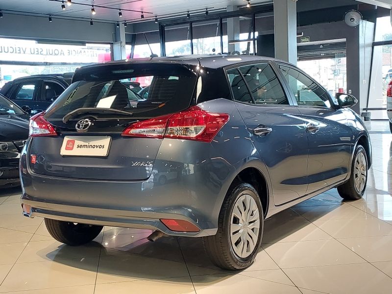Toyota YARIS 1.5 16V FLEX XL MULTIDRIVE 2022/2023 BETIOLO NOVOS E SEMINOVOS LAJEADO / Carros no Vale