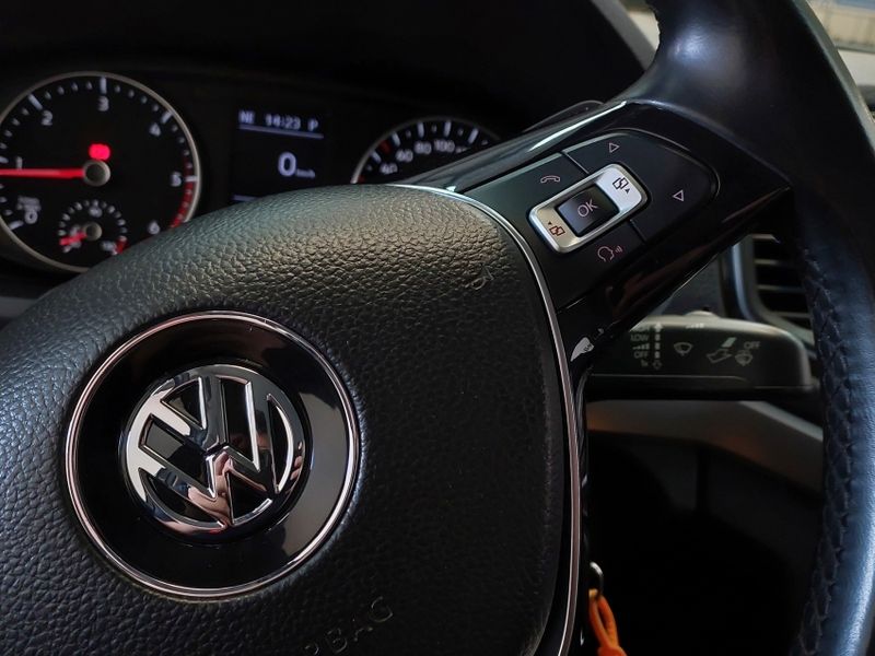 Volkswagen AMAROK 2.0 HIGHLINE 4X4 CD 16V TURBO INTERCOOLER DIESEL 4P AUTOMÁTICO 2018/2019 BETIOLO NOVOS E SEMINOVOS LAJEADO / Carros no Vale