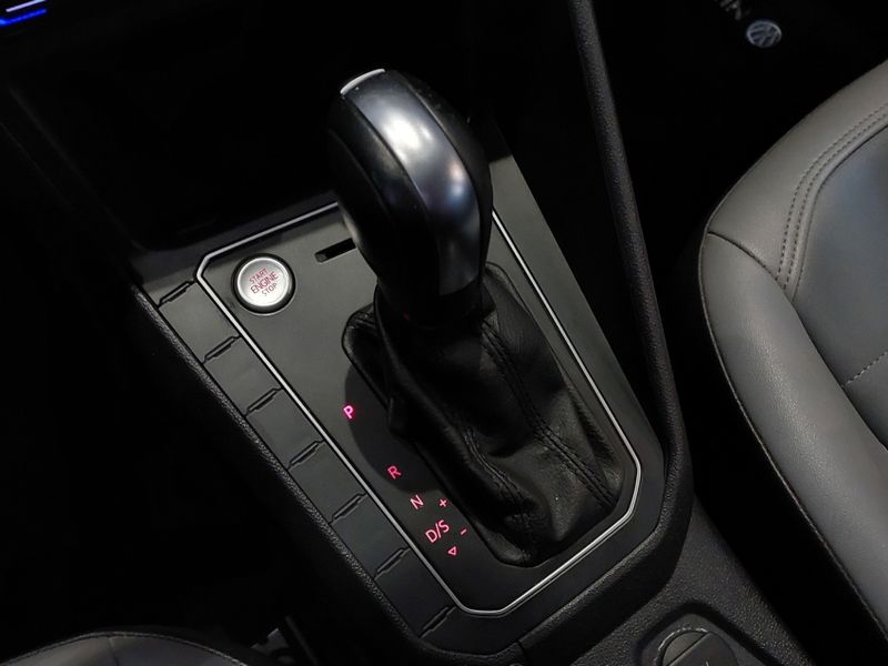 Volkswagen NIVUS 1.0 200 TSI TOTAL FLEX HIGHLINE AUTOMÁTICO 2022/2022 BETIOLO NOVOS E SEMINOVOS LAJEADO / Carros no Vale