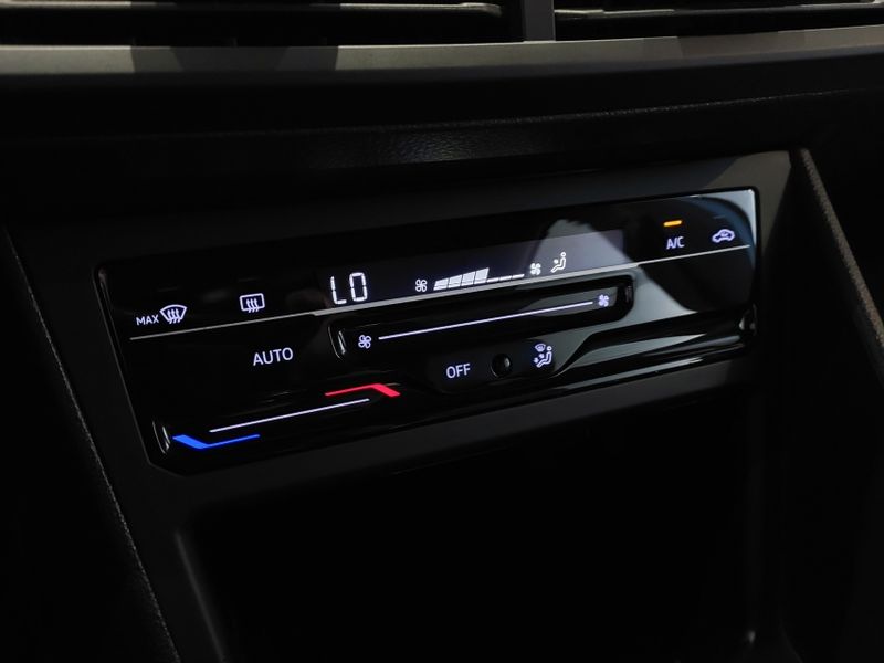 Volkswagen NIVUS 1.0 200 TSI TOTAL FLEX HIGHLINE AUTOMÁTICO 2022/2022 BETIOLO NOVOS E SEMINOVOS LAJEADO / Carros no Vale