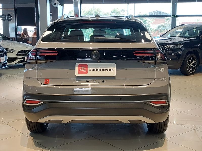 Volkswagen NIVUS 1.0 200 TSI TOTAL FLEX HIGHLINE AUTOMÁTICO 2022/2022 BETIOLO NOVOS E SEMINOVOS LAJEADO / Carros no Vale