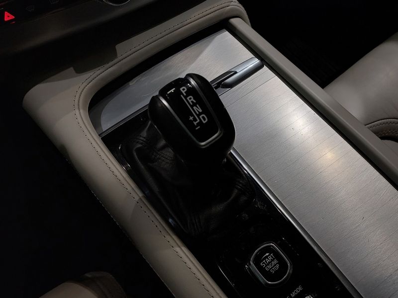 Volvo XC90 2.0 T6 GASOLINA MOMENTUM AWD GEARTRONIC 2018/2019 BETIOLO NOVOS E SEMINOVOS LAJEADO / Carros no Vale