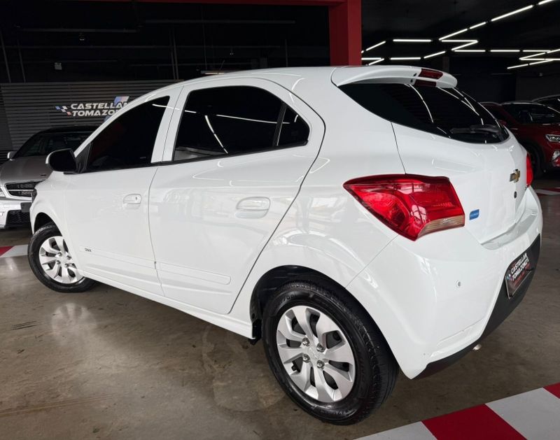 Chevrolet ONIX 1.0 MPFI LT 8V FLEX 4P MANUAL 2017/2017 CASTELLAN E TOMAZONI MOTORS CAXIAS DO SUL / Carros no Vale