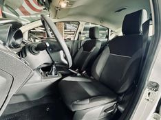 Ford FIESTA 1.6 TI-VCT FLEX SE MANUAL 2019/2019 CASTELLAN E TOMAZONI MOTORS CAXIAS DO SUL / Carros no Vale