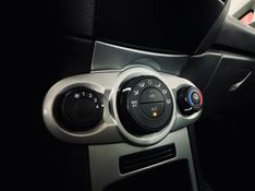 Ford FIESTA 1.6 TI-VCT FLEX SE MANUAL 2019/2019 CASTELLAN E TOMAZONI MOTORS CAXIAS DO SUL / Carros no Vale