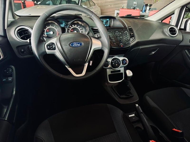 Ford FIESTA 1.6 TI-VCT FLEX SE MANUAL 2019/2019 CASTELLAN E TOMAZONI MOTORS CAXIAS DO SUL / Carros no Vale