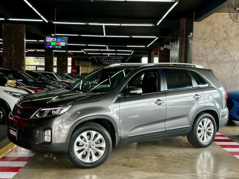 KIA SORENTO 2.4 16V GASOLINA EX AUTOMÁTICO 2013/2013 CASTELLAN E TOMAZONI MOTORS CAXIAS DO SUL / Carros no Vale KIA SORENTO 2.4 16V GASOLINA EX AUTOMÁTICO 2013/2013 CASTELLAN E TOMAZONI MOTORS CAXIAS DO SUL / Carros no Vale