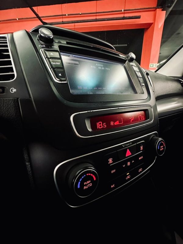 KIA SORENTO 2.4 16V GASOLINA EX AUTOMÁTICO 2013/2013 CASTELLAN E TOMAZONI MOTORS CAXIAS DO SUL / Carros no Vale KIA SORENTO 2.4 16V GASOLINA EX AUTOMÁTICO 2013/2013 CASTELLAN E TOMAZONI MOTORS CAXIAS DO SUL / Carros no Vale