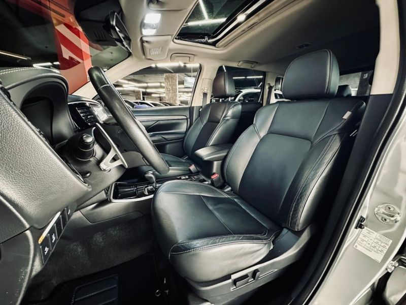 Mitsubishi OUTLANDER 3.0 MIVEC V6 GASOLINA HPE-S AWD AUTOMÁTICO 2018/2019 CASTELLAN E TOMAZONI MOTORS CAXIAS DO SUL / Carros no Vale
