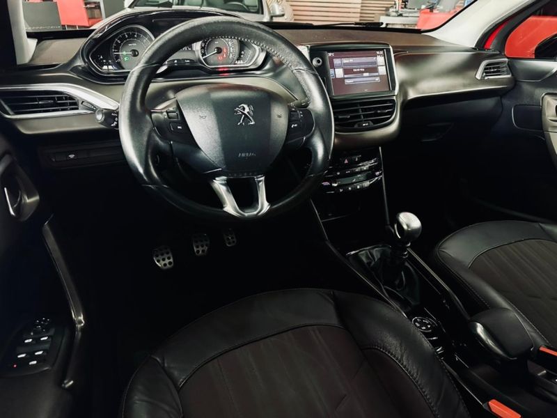 Peugeot 2008 1.6 16V THP FLEX GRIFFE 4P MANUAL 2017/2017 CASTELLAN E TOMAZONI MOTORS CAXIAS DO SUL / Carros no Vale