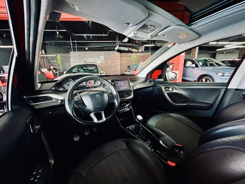 Peugeot 2008 1.6 16V THP FLEX GRIFFE 4P MANUAL 2017/2017 CASTELLAN E TOMAZONI MOTORS CAXIAS DO SUL / Carros no Vale