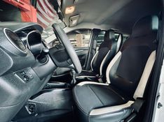 Renault KWID 1.0 12V SCE FLEX INTENSE MANUAL 2018/2019 CASTELLAN E TOMAZONI MOTORS CAXIAS DO SUL / Carros no Vale