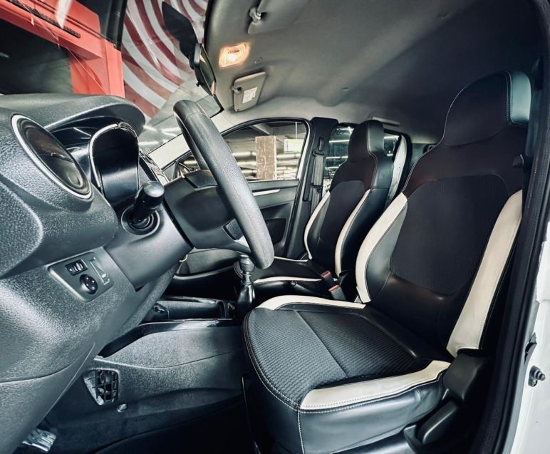 Renault KWID 1.0 12V SCE FLEX INTENSE MANUAL 2018/2019 CASTELLAN E TOMAZONI MOTORS CAXIAS DO SUL / Carros no Vale Renault KWID 1.0 12V SCE FLEX INTENSE MANUAL 2018/2019 CASTELLAN E TOMAZONI MOTORS CAXIAS DO SUL / Carros no Vale