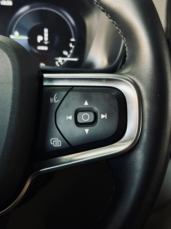 Volvo XC40 1.5 T5 RECHARGE INSCRIPTION GEARTRONIC 2021/2022 CASTELLAN E TOMAZONI MOTORS CAXIAS DO SUL / Carros no Vale