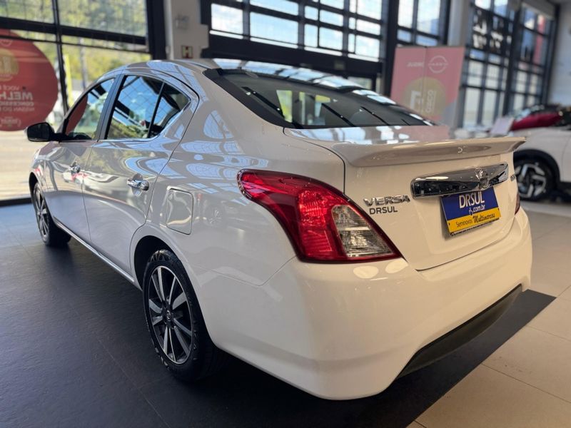 Nissan VERSA 1.6 16V FLEXSTART SL 4P XTRONIC 2019/2020 DRSUL SEMINOVOS CAXIAS DO SUL – LAJEADO – SANTA CRUZ DO SUL / Carros no Vale