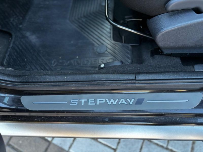 Renault SANDERO 1.6 STEPWAY TWEED 16V FLEX 4P AUTOMÁTICO 2014/2014 DRSUL SEMINOVOS CAXIAS DO SUL – LAJEADO – SANTA CRUZ DO SUL / Carros no Vale