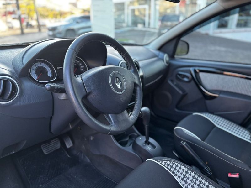 Renault SANDERO 1.6 STEPWAY TWEED 16V FLEX 4P AUTOMÁTICO 2014/2014 DRSUL SEMINOVOS CAXIAS DO SUL – LAJEADO – SANTA CRUZ DO SUL / Carros no Vale