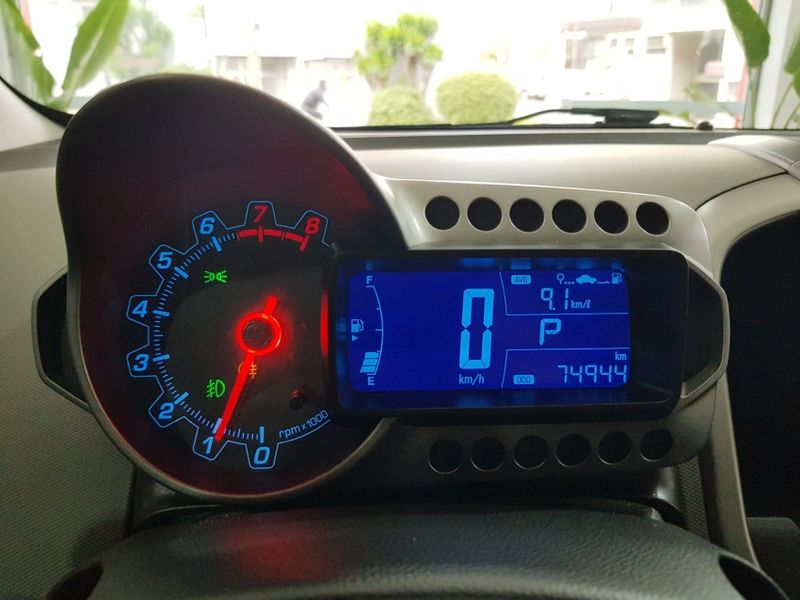 Chevrolet SONIC 1.6 LTZ SEDAN 16V FLEX 4P AUTOMÁTICO 2013/2013 ADVANT AUTOMÓVEIS CAXIAS DO SUL / Carros no Vale