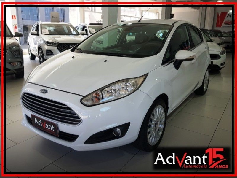 Ford FIESTA 1.6 TITANIUM HATCH 16V FLEX 4P POWERSHIFT 2014/2015 ADVANT AUTOMÓVEIS CAXIAS DO SUL / Carros no Vale