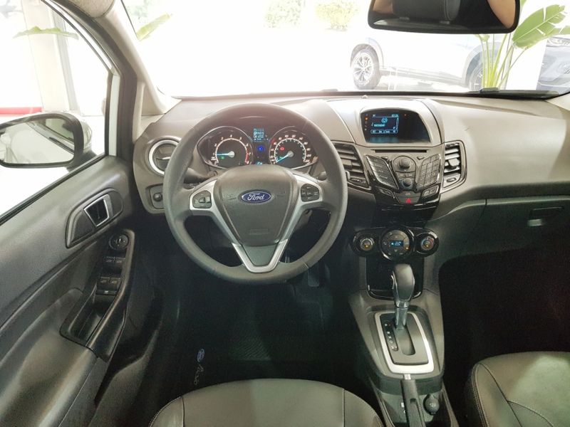 Ford FIESTA 1.6 TITANIUM HATCH 16V FLEX 4P POWERSHIFT 2014/2015 ADVANT AUTOMÓVEIS CAXIAS DO SUL / Carros no Vale