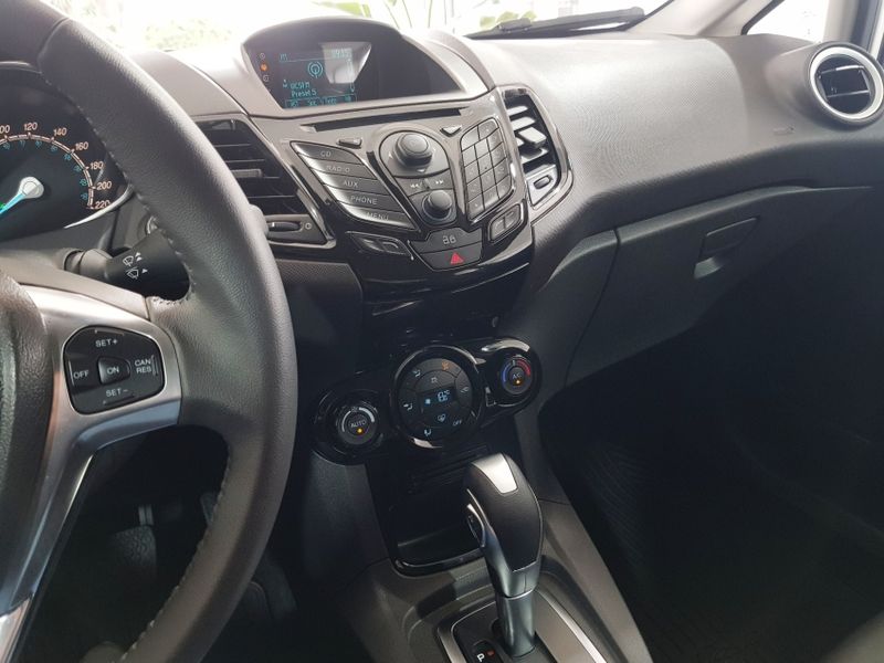 Ford FIESTA 1.6 TITANIUM HATCH 16V FLEX 4P POWERSHIFT 2016/2016 ADVANT AUTOMÓVEIS CAXIAS DO SUL / Carros no Vale