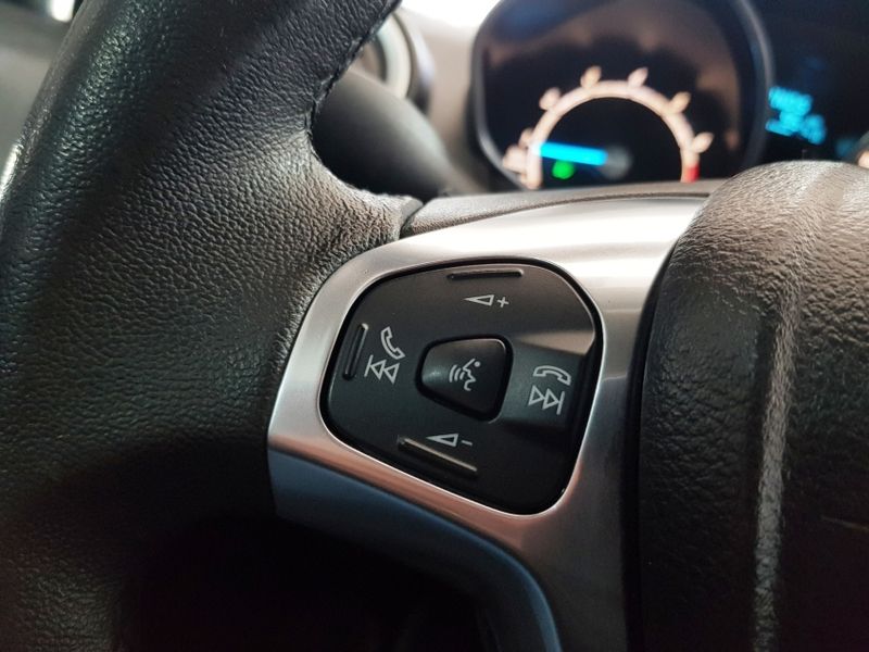 Ford FIESTA 1.6 TITANIUM HATCH 16V FLEX 4P POWERSHIFT 2014/2015 ADVANT AUTOMÓVEIS CAXIAS DO SUL / Carros no Vale