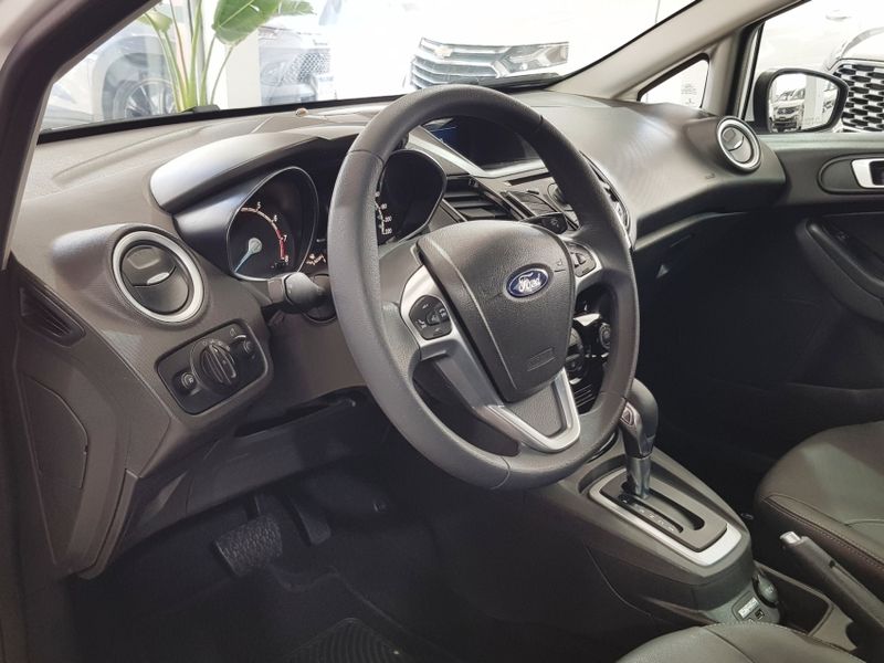 Ford FIESTA 1.6 TITANIUM HATCH 16V FLEX 4P POWERSHIFT 2014/2015 ADVANT AUTOMÓVEIS CAXIAS DO SUL / Carros no Vale