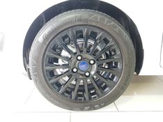 Ford FIESTA 1.6 TITANIUM HATCH 16V FLEX 4P POWERSHIFT 2016/2016 ADVANT AUTOMÓVEIS CAXIAS DO SUL / Carros no Vale