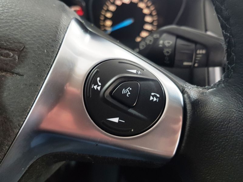 Ford FOCUS 2.0 TITANIUM 16V FLEX 4P POWERSHIFT 2015/2015 ADVANT AUTOMÓVEIS CAXIAS DO SUL / Carros no Vale