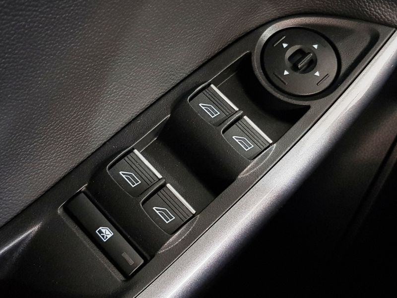 Ford FOCUS 2.0 TITANIUM 16V FLEX 4P POWERSHIFT 2015/2015 ADVANT AUTOMÓVEIS CAXIAS DO SUL / Carros no Vale