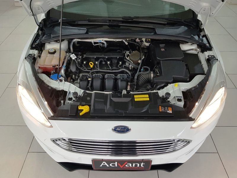Ford FOCUS 2.0 TITANIUM 16V FLEX 4P POWERSHIFT 2015/2016 ADVANT AUTOMÓVEIS CAXIAS DO SUL / Carros no Vale