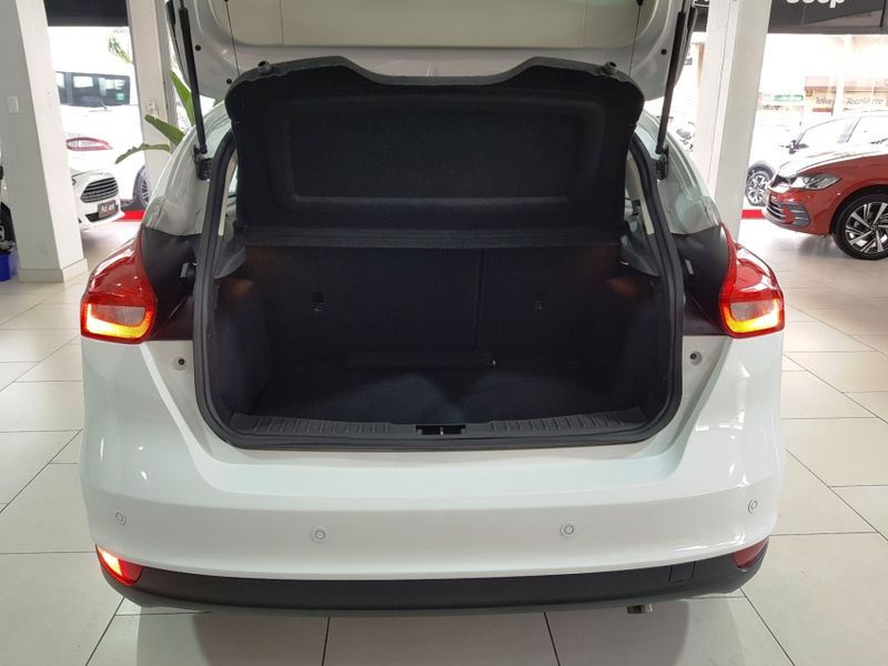 Ford FOCUS 2.0 TITANIUM 16V FLEX 4P POWERSHIFT 2015/2016 ADVANT AUTOMÓVEIS CAXIAS DO SUL / Carros no Vale