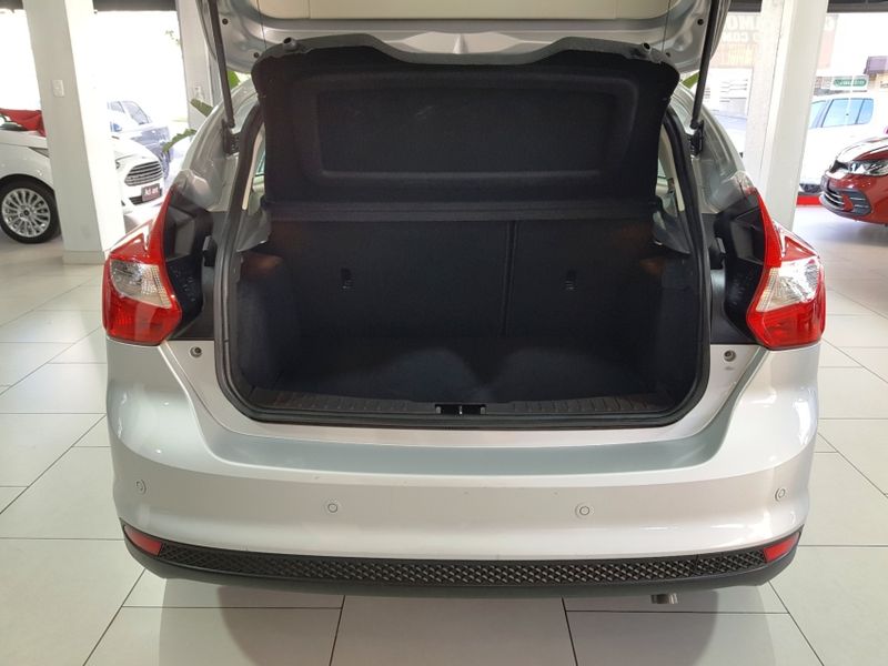 Ford FOCUS 2.0 TITANIUM 16V FLEX 4P POWERSHIFT 2015/2015 ADVANT AUTOMÓVEIS CAXIAS DO SUL / Carros no Vale