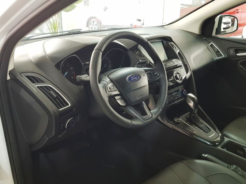 Ford FOCUS 2.0 TITANIUM 16V FLEX 4P POWERSHIFT 2015/2016 ADVANT AUTOMÓVEIS CAXIAS DO SUL / Carros no Vale